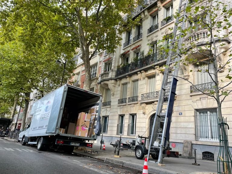 Déménager un frigo : que faut-il savoir avant de se lancer ?